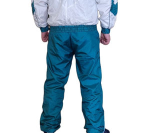 Conjunto Deportivo de 2 Piezas para Hombre: Sudadera con Cremallera y Forro de Malla Personalizado, y Pantalones Cortos Cortavientos - Product Image 6