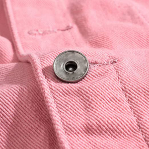 Veste en jean légère et tendance pour homme, respirante et polyvalente pour superposition, avec options de broderie personnalisées sur le devant - Product Image 4