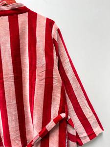 Kimono de terciopelo rojo de lujo hecho a mano, chaqueta larga con estampado floral, 100% algodón, cierre con cordón, para fiestas. - Product Image 2