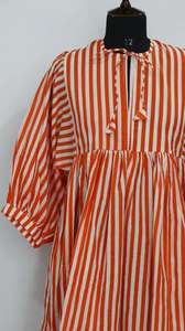 Vestido de Gasa de Algodón con Rayas Naranjas |   Vestido midi con estampado a mano - Product Image 2