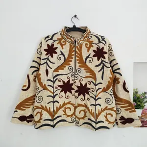 Chaqueta de Algodón Estilo Boho Suzani para Mujer, Color Beige TNT, Bordado Floral, Reversible, Hecha a Mano, para Festivales - Product Image 4