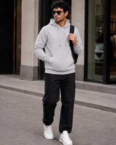 Sudadera con Capucha para Hombre, Color Gris Claro, Corte Regular, Color Sólido, Informal, con Bolsillo Delantero, Tejido de Punto, para Otoño - Product Image 5