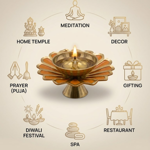 Lámpara de Aceite Compacta de Latón AG Elements para Sala de Meditación, Iluminación Aromática Decorativa, Diseño Floral Diya Hecho a Mano con Pétalos Naranjas - Product Image 4