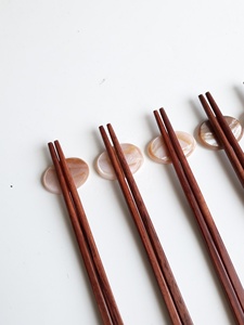 ตะเกียบไม้ทำด้วยมือแบบเรียบง่ายและหรูหราเป็นมิตรกับสิ่งแวดล้อมผลิตจากธรรมชาติคุณภาพสูงจากเวียดนาม - Product Image 6