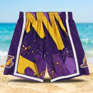 Shorts de basket-ball pour hommes à imprimé géométrique violet et jaune avec bande latérale, taille élastique, respirant, style sportif - Product Image 5