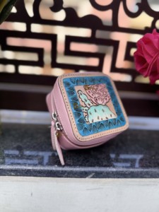 Wholesale Custom Genuine Leather <b>Jewellery</b> Compact Case <b>Vintage</b> Hand Tooled Leather Pink Colour Accessory Holder Lightweight - Product Image 5