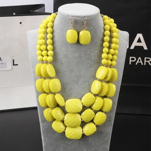 Collar de resina moderno para mujer, joyería con colgante a la moda, ligero y elegante - Product Image 1