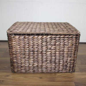 Hot Selling Brown Water Hyacinth Storage Box Woven Storage <b>Basket</b> <b>with</b> Hinged <b>Lid</b> - Product Image 2