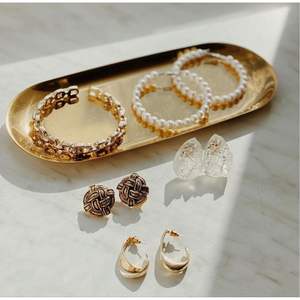 Plateau à bibelots élégant en acier inoxydable, petit plat de service à fruits plaqué or pour décoration de mariage, vaisselle de luxe pour la maison, plateau cadeau - Product Image 1