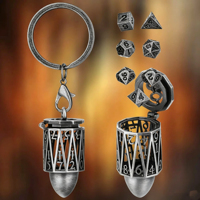 Porte-dés en métal, Collier, Porte-clés, Pendentif D&D en gros avec mini dés polyédriques, motifs Dragon, Crâne, Balle, et divers designs pour dés de D&D