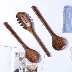 Ensemble d'ustensiles de cuisine en bois faits à la main, cuillères et spatules en bois de teck, ustensiles de cuisine en bois naturel pour un usage quotidien en cuisine - Product Image 3