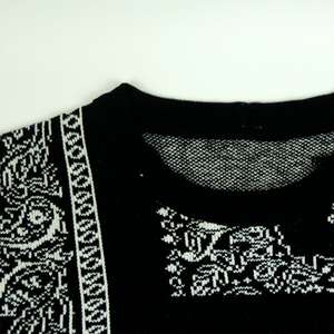 เสื้อถักไหมพรมผู้หญิงแบบสั่งทำพิเศษ คอวี ดีไซน์เนอร์ สีดำ สไตล์เรโทร - Product Image 4