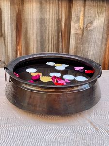 Moderno Tazón de Pedicura de Cobre, Elegante Recipiente para Remojar los Pies, Equipo Profesional de Spa, Hecho a Mano, Calidad Premium - Product Image 1
