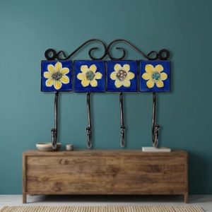 Juego de Ganchos de Pared Rústicos de Hierro Fundido con Azulejos de Cerámica Azules con Flores, 4 Ganchos para Almacenamiento de Ropa, Beads Art CIH 198 - Product Image 3