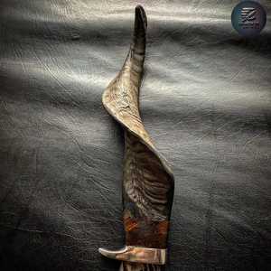 Couteau de chasse en acier Damas à pointe traînante avec manche en corne de chèvre, fabrication sur mesure, service OEM - Product Image 4