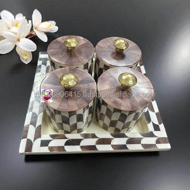 เช่นเดียวกับภาพ