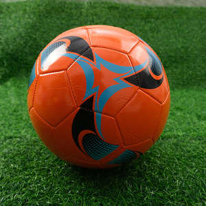Balón de fútbol personalizado de cuero para equipos deportivos con diseño de logotipo personalizado - Product Image 1