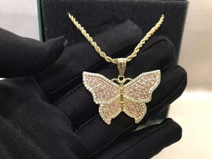 Collier personnalisé avec pendentif en forme de papillon Nugget Rollie, en acier inoxydable plaqué or, design classique de dessin animé - Product Image 3