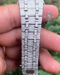 Montre en acier inoxydable personnalisée de qualité VVS la plus unique pour hommes de AFAR JEWELS - Product Image 2