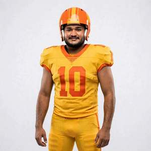 Meilleur Maillot de Football Américain Personnalisable Streetwear Tendance en Maille Respirante Coupe Courte avec Option Grande Taille et Broderie de Logo - Product Image 1
