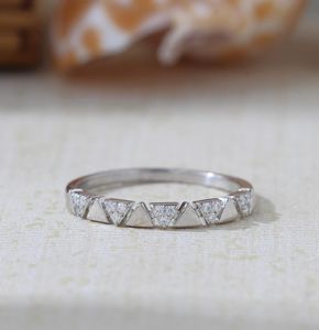 แหวนโมอิสซาไนต์ทรงกลมประดับเพชรทรงสามเหลี่ยม ตัวเรือนเงินแท้ 925 เครื่องประดับคุณภาพสูง สำหรับของขวัญวันครบรอบ สำหรับคู่รัก - Product Image 2