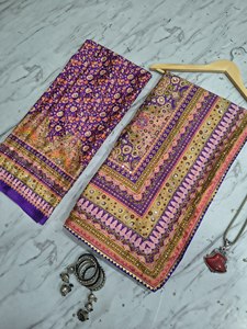 Sari en soie violette avec bordure dorée, tenue de mariage indienne traditionnelle pour femmes, longueur au sol, coupe classique, style Inde Pakistan - Product Image 4