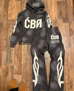 Ensemble survêtement homme personnalisé en molleton bouclette oversize, style vintage, avec pantalon évasé et sweat à capuche, délavé à l'acide, effet usé et patch brodé - Product Image 5