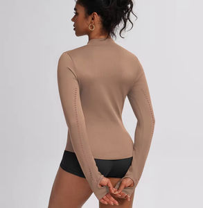 Vêtements de fitness pour femmes, hauts de yoga sans couture, couleurs unies, manches longues, crop tops de sport, ensembles de yoga respirants et à séchage rapide - Product Image 1