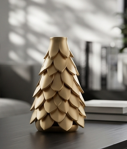 Figurine de sapin de Noël en aluminium moulé finition or de luxe, vase festif à pétales superposés métalliques, décoration intérieure de vacances - Product Image 1