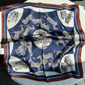 Pañuelo de satén de seda cuadrado de moda, superventas, con logotipo personalizado impreso, pañuelo para la cabeza, bandana con estampado de puntos, liso, a cuadros, a rayas y con lazos - Product Image 6