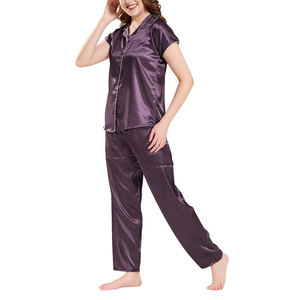 Ensemble de pyjama doux, confortable et chaleureux pour femmes, tenue de nuit moderne pour un usage quotidien - Product Image 1