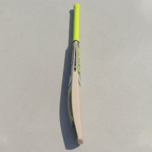 Bate de Críquet de Diseño Clásico OEM, Madera con Aspecto Natural, Logotipo Personalizado, Calidad Premium, Ecológico, Ligero, Color Personalizado, Pelota Dura - Product Image 3