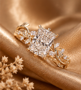 Anillo de Compromiso Romántico para Ella, con Diamante Moissanita de Corte Radiante de 3 Quilates, Chapado en Rodio, Plata 925, Diseño de Pétalos de Hoja Inspirado en la Naturaleza - Product Image 1