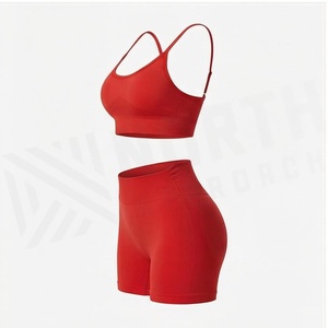Ensemble de yoga 2 pièces North Approach, rouge, haut court à bretelles spaghetti, short taille haute, vêtements de sport respirants sans couture - Product Image 3