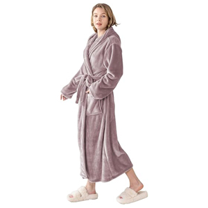 Bata de Baño con Capucha de Felpa Suave y Lujosa con Logotipo Personalizado para Mujer, Ropa de Dormir Cálida de Invierno, Bata de Spa de Terciopelo Coral Largo y Afelpado - Product Image 1