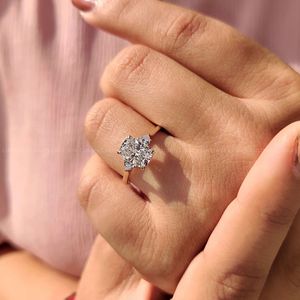 Anillo de compromiso y boda glamuroso con diamante de laboratorio de corte cojín alargado, engaste catedral, 1.00-3.00 CT, EF VS, joyería fina - Product Image 5