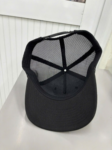 Casquettes de camionneur de haute qualité avec logo personnalisé en relief sur patch en cuir, casquettes de camionneur personnalisées en gros, gorras ajustables pour l'extérieur - Product Image 5