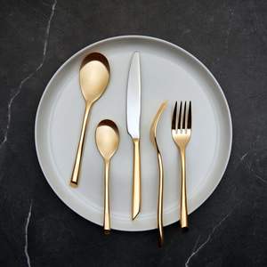 Service de couverts inspiré des passages anciens pour des tables patrimoniales, une réception intemporelle et des histoires culinaires culturelles - Product Image 2