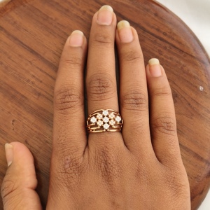 แหวนทองคำขาว 18K ประดับเพชรลายดอกไม้ ดีไซน์หรูหราสำหรับผู้หญิง สวมใส่ได้ทุกวัน เหมาะสำหรับงานแต่งงาน งานเลี้ยง และโอกาสพิเศษ - Product Image 5