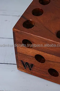 Presse-papiers en bois fabriqué à la main, pièce d'art décoratif élégante avec un design complet, parfait pour les trophées, les médailles et les plaques - Product Image 3