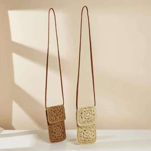 Complétez votre look minimaliste préféré avec ce joli sac en fil naturel, doté d'une petite pochette pour téléphone et d'une fine bandoulière, dès aujourd'hui. - Product Image 4