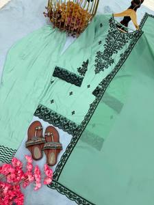 Ensemble haut et palazzo en satin de soie moderne de haute qualité BLOSSOM FABRIC, séchage rapide, pour soirée, avec dupatta et magnifiques broderies - Product Image 4