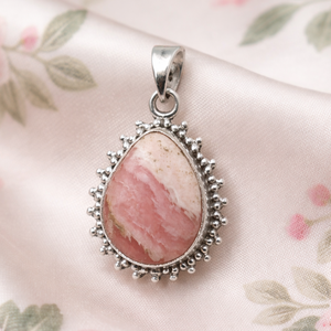 Pendentif en rhodochrosite naturelle, argent sterling 925, forme goutte d'eau, fait main, style vintage bohème, bijou en cristal de guérison, cadeau pour elle - Product Image 1