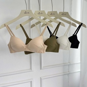 Sujetador Deportivo Inalámbrico de Alta Calidad, Personalizado, Copa Completa, para Mujer, con Soporte Total, Push-Up, Sin Costuras, Acolchado y Suavizante - Product Image 5