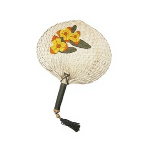 Abanico de Bambú Hecho a Mano con Bordado Floral, Decoración con Borlas Tejidas Naturalmente, Recuerdo - Product Image 2