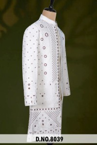 Motivos Florales Intrincados, Sherwani Indo Occidental con Cuentas Hechas a Mano en Color Marfil, Ropa Formal para Hombre, Tela Armani - Product Image 1