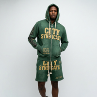 Conjunto de Sudadera con Capucha City Syndicate Verde, 100% Algodón, Cierre de Cremallera, Manga Larga, Estilo Urbano, con Estampado Puff y Bolsillos Laterales