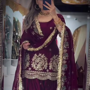 2026 Patiala Salwar Kameez, Costume Punjabi de designer avec broderie Zari dorée riche, style Bollywood, Kurta pakistanaise pour fêtes et événements Antra Lifestyle, Vente en gros - Product Image 1