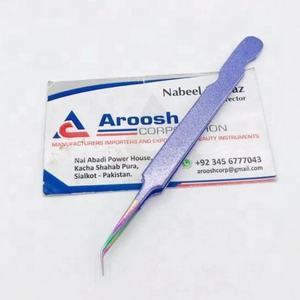 Pince à épiler d'extension de cils en acier inoxydable à 45 degrés arc-en-ciel enduit de paillettes violettes - Product Image 1
