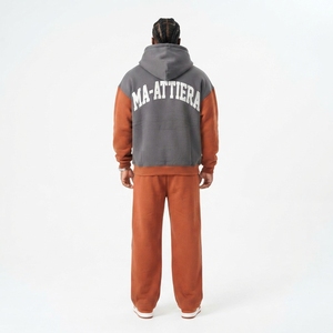 Conjunto Deportivo para Hombre en Gris Oscuro y Naranja Oxidado con Bloques de Color, Sudadera con Capucha y Cremallera, Estampado de Letras y Pantalones de Pierna Ancha - Product Image 4